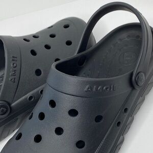 AMOJI Unisex Black Clog Sandals